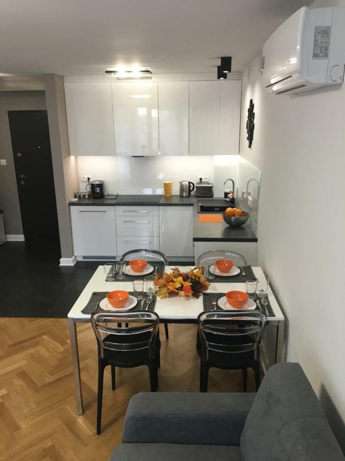 Apartament Emilia Apartment Warsawa Bagian luar foto